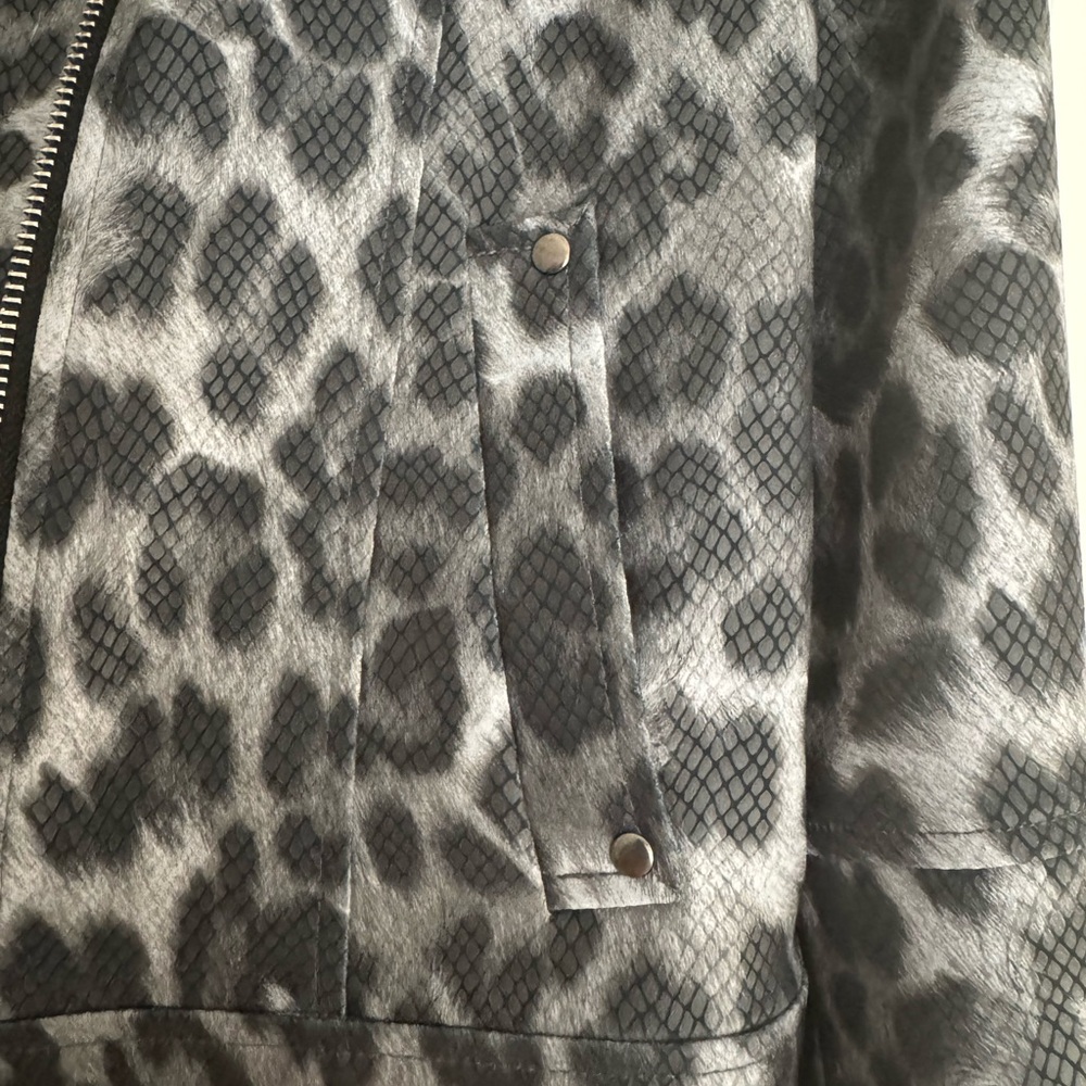 CLARA SUNWOO  Liquid Leather Gray Blazer with Leopard Print - Picture 2 of 5